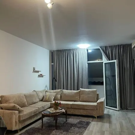Parid 2 Apartment *
